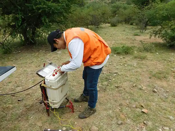 POLARIZACION INDUCIDa